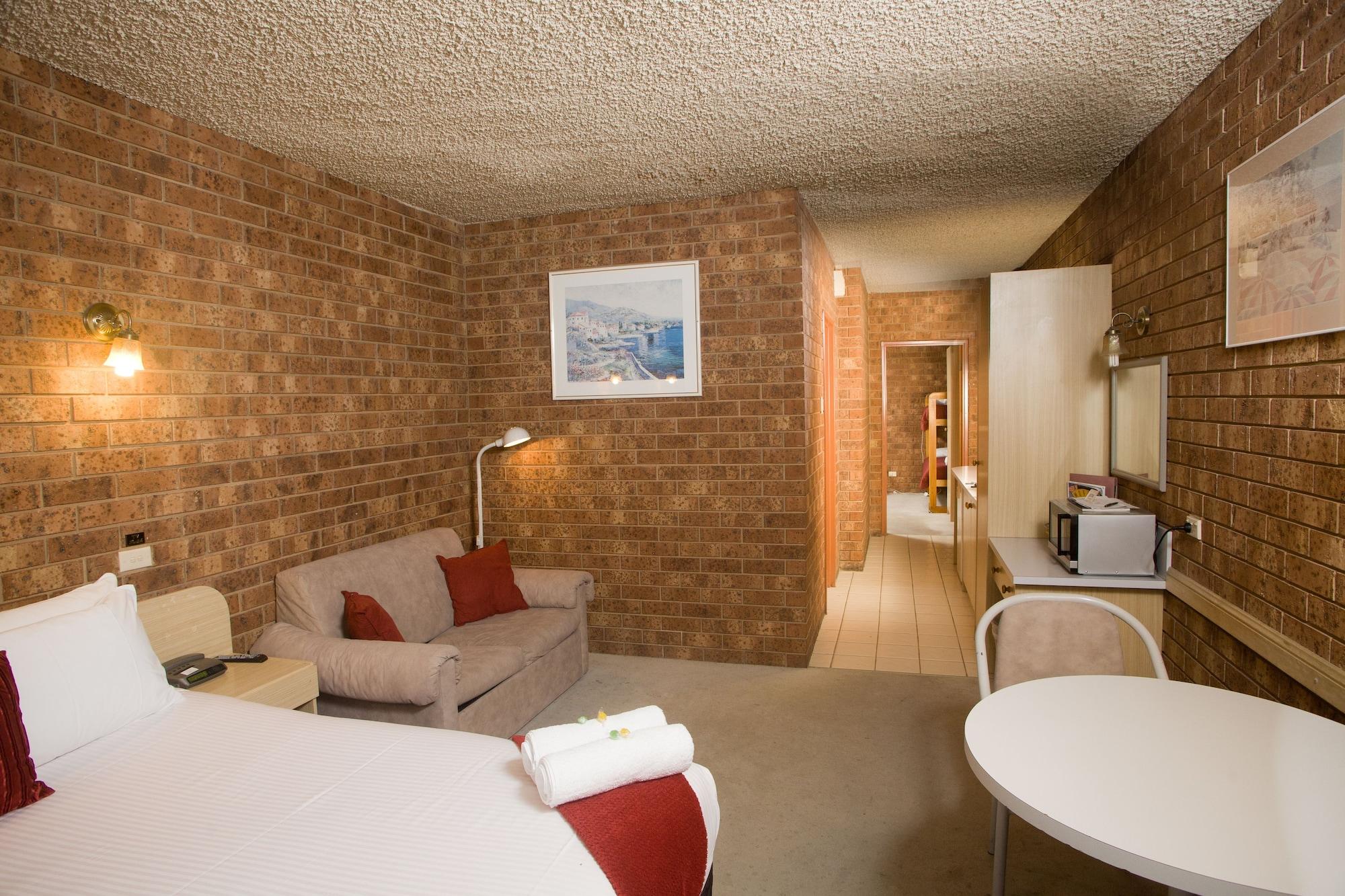 שפרטון Courtyard Motor Inn מראה חיצוני תמונה