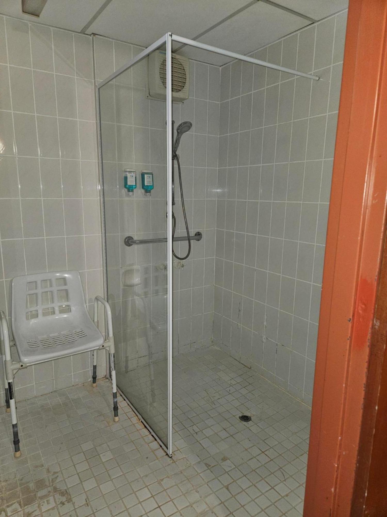 שפרטון Courtyard Motor Inn מראה חיצוני תמונה